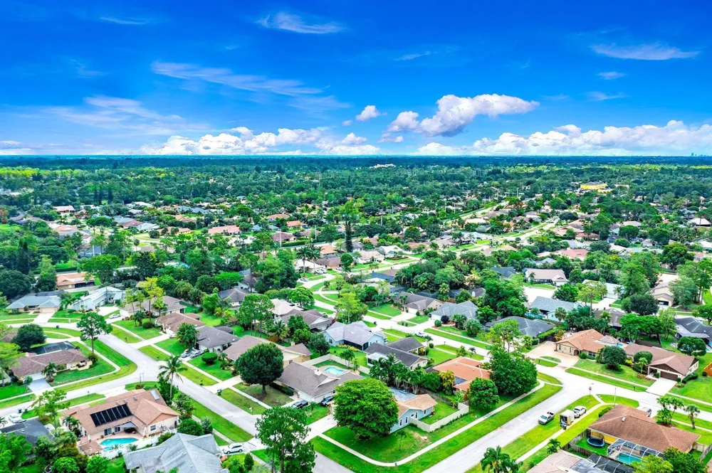 574 Juniper Place Wellington, FL 33414