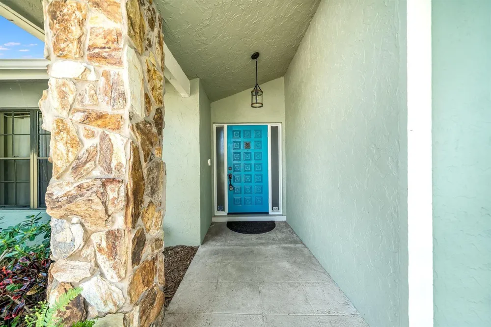 574 Juniper Place Wellington, FL 33414