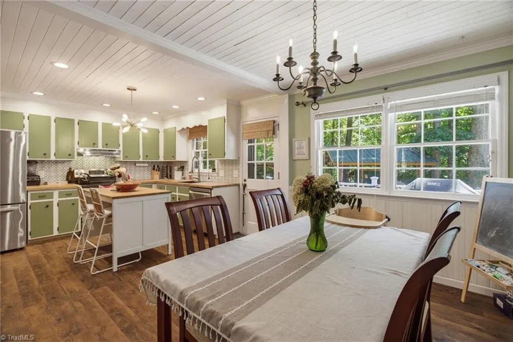 166 Charlotte Place Advance, NC 27006