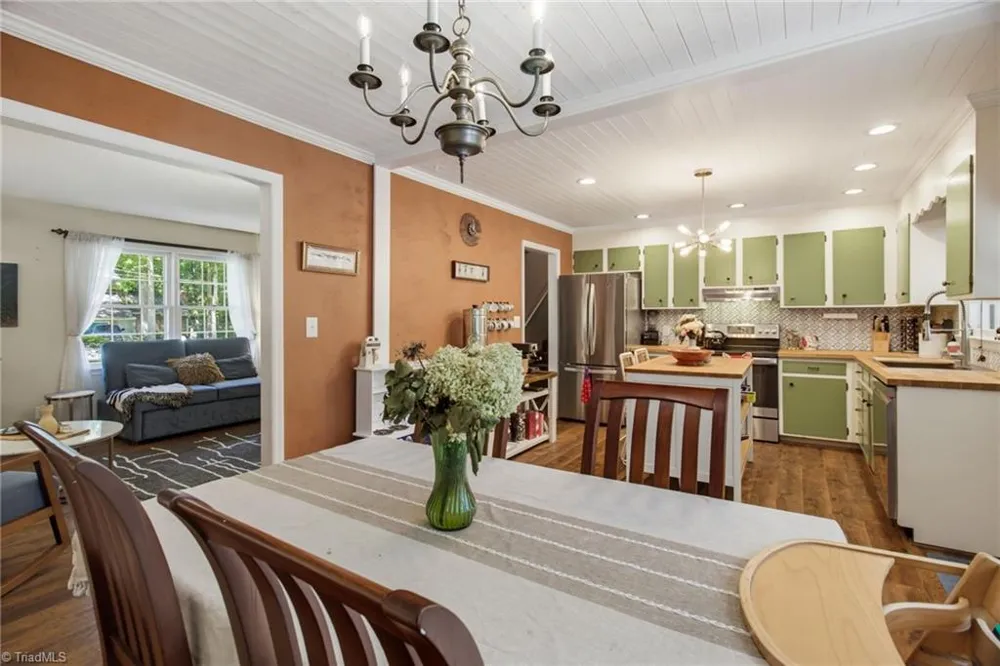 166 Charlotte Place Advance, NC 27006