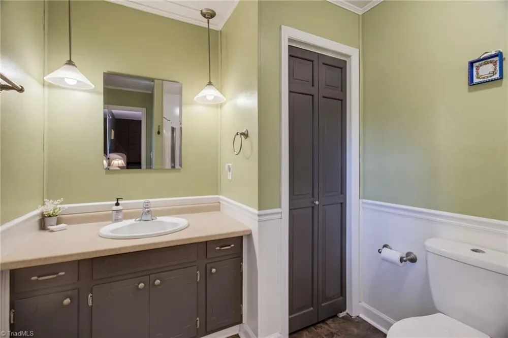 166 Charlotte Place Advance, NC 27006