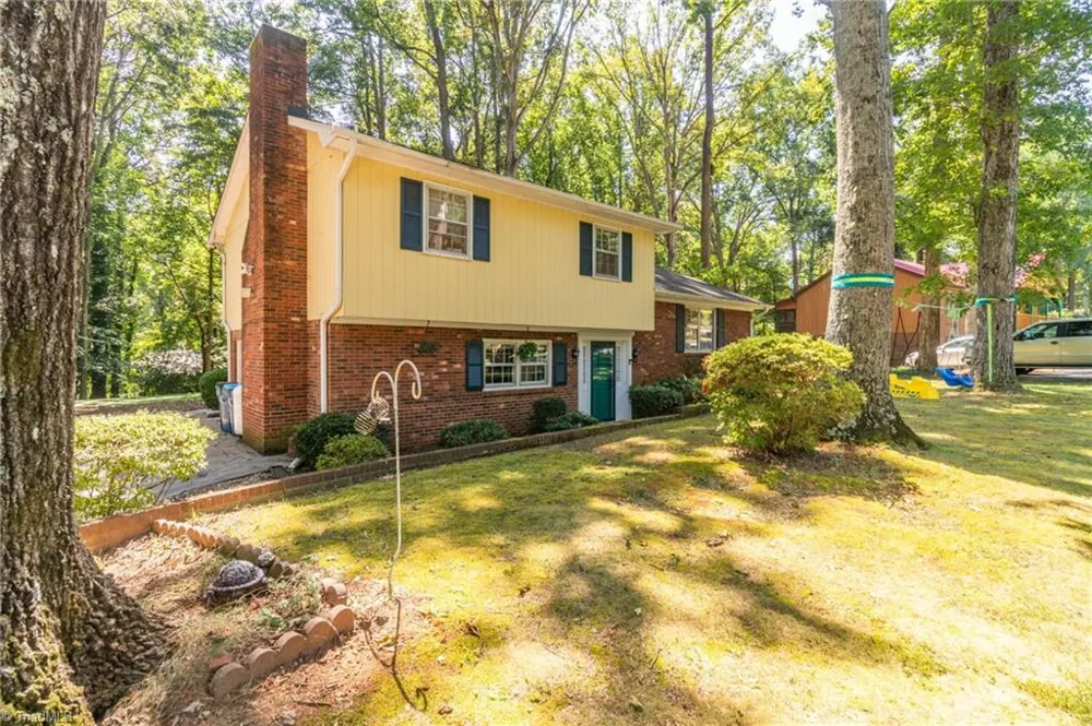 166 Charlotte Place Advance, NC 27006