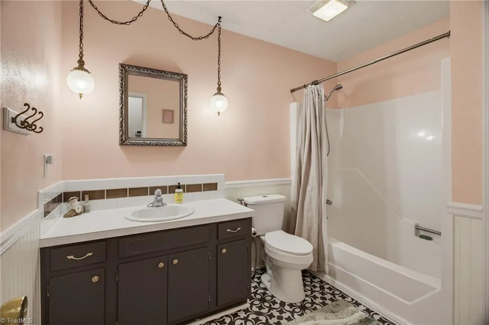 166 Charlotte Place Advance, NC 27006
