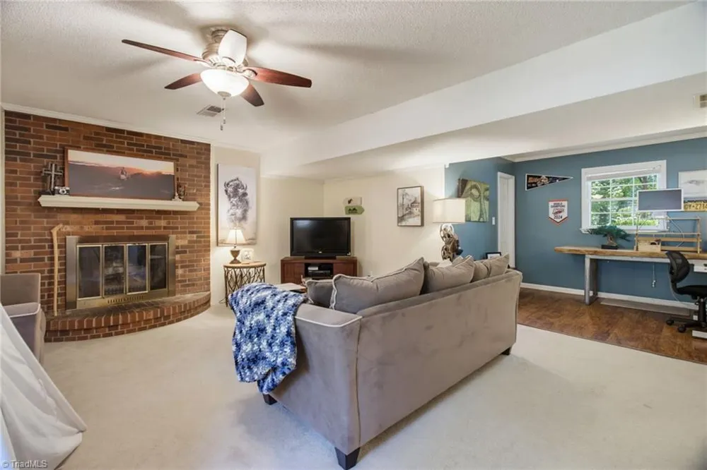 166 Charlotte Place Advance, NC 27006