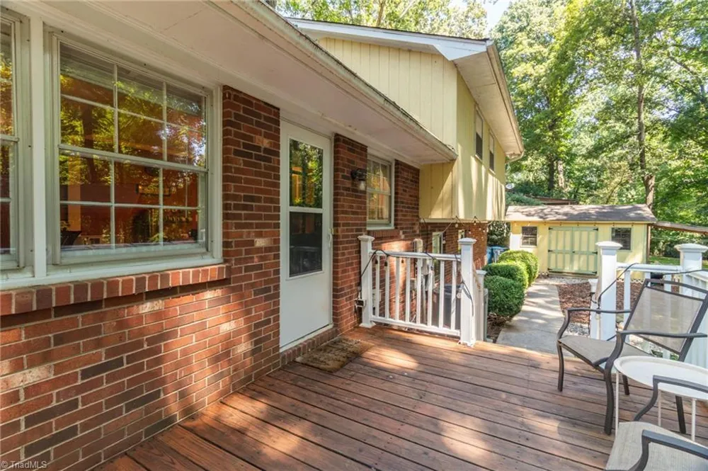 166 Charlotte Place Advance, NC 27006