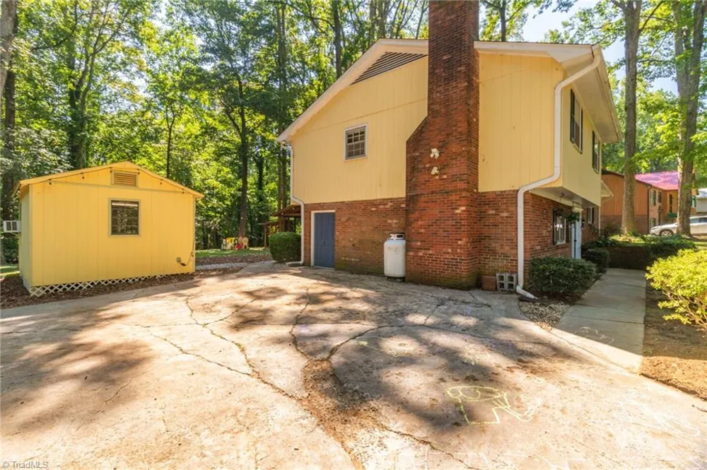 166 Charlotte Place Advance, NC 27006