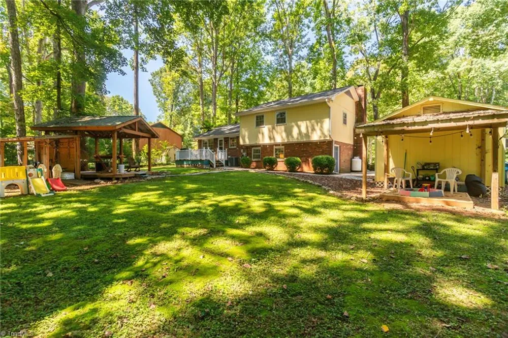 166 Charlotte Place Advance, NC 27006