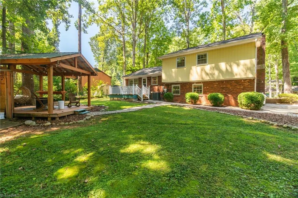 166 Charlotte Place Advance, NC 27006