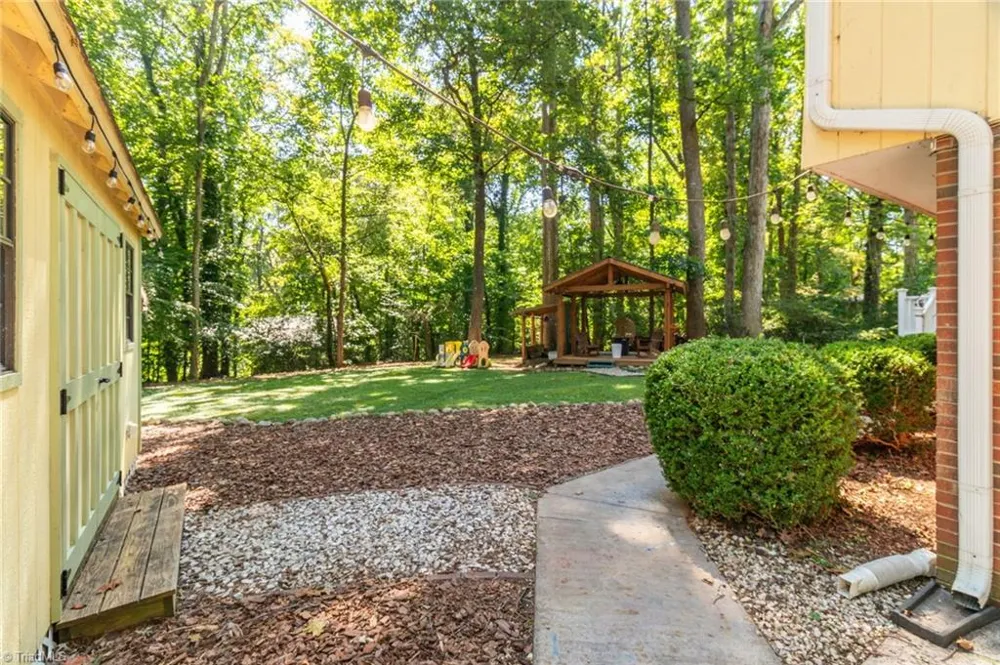 166 Charlotte Place Advance, NC 27006