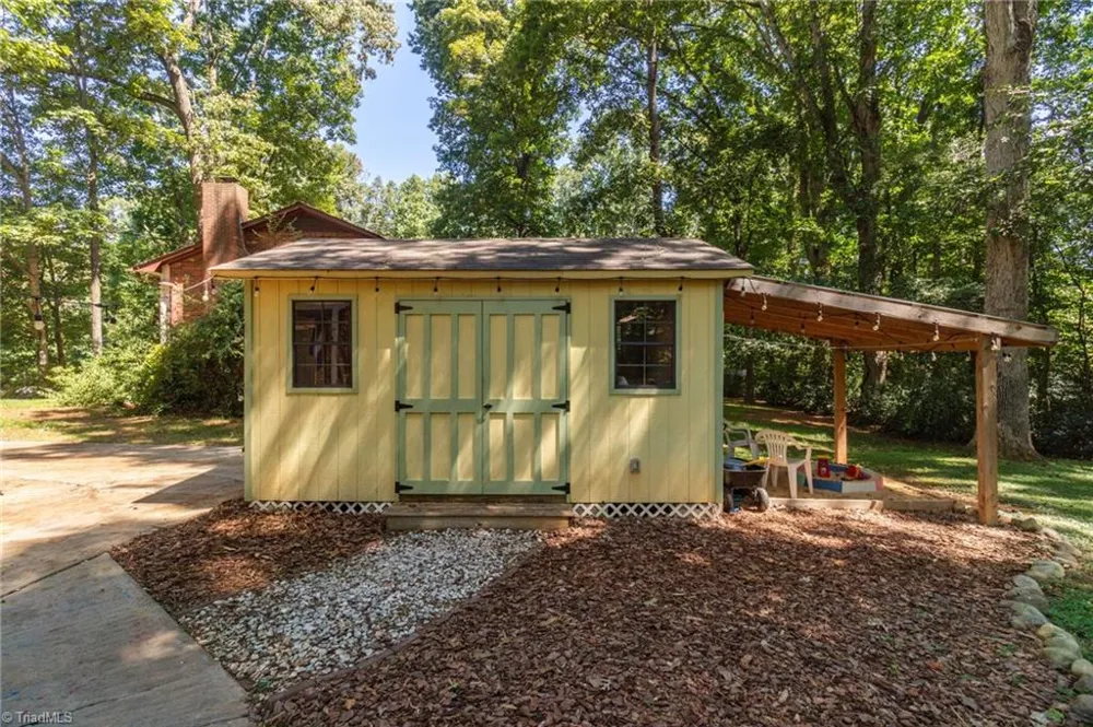 166 Charlotte Place Advance, NC 27006