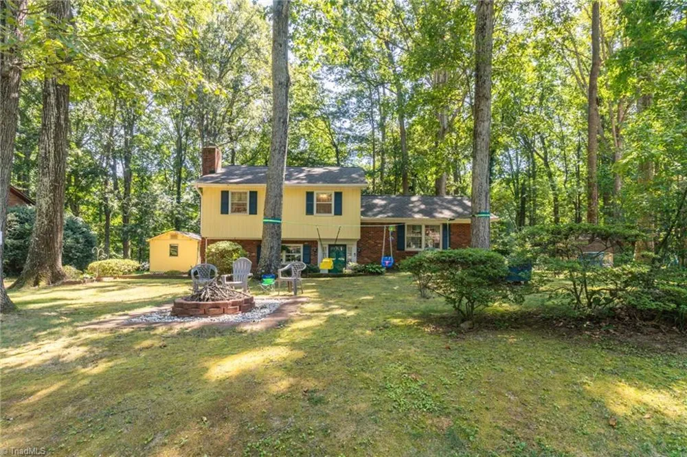 166 Charlotte Place Advance, NC 27006