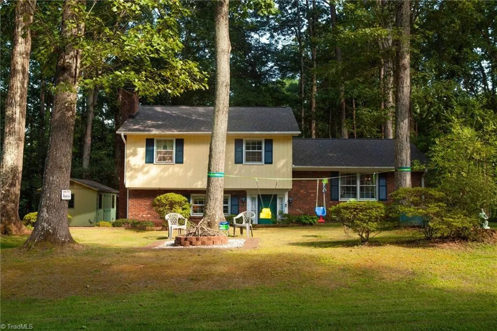166 Charlotte Place Advance, NC 27006