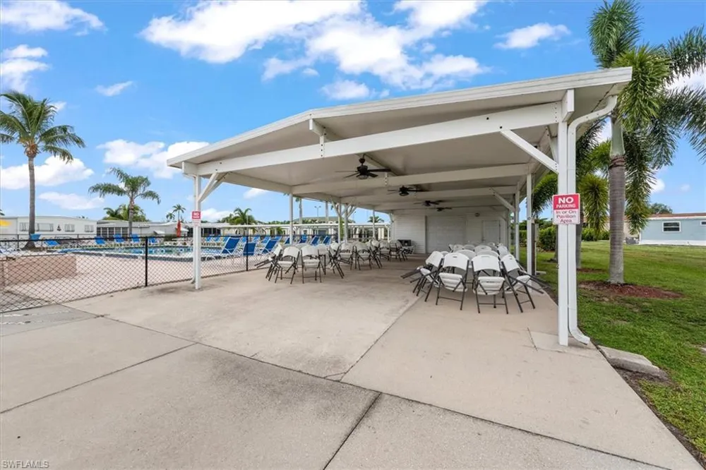 241 Daisy Avenue Fort Myers, FL 33908