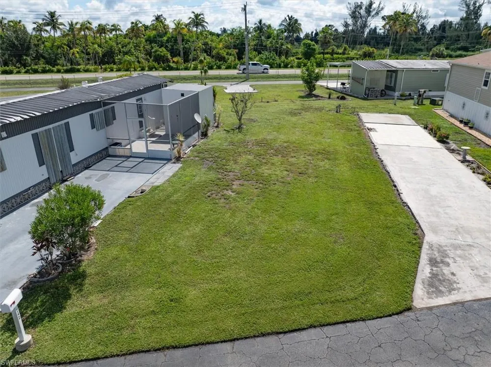 241 Daisy Avenue Fort Myers, FL 33908