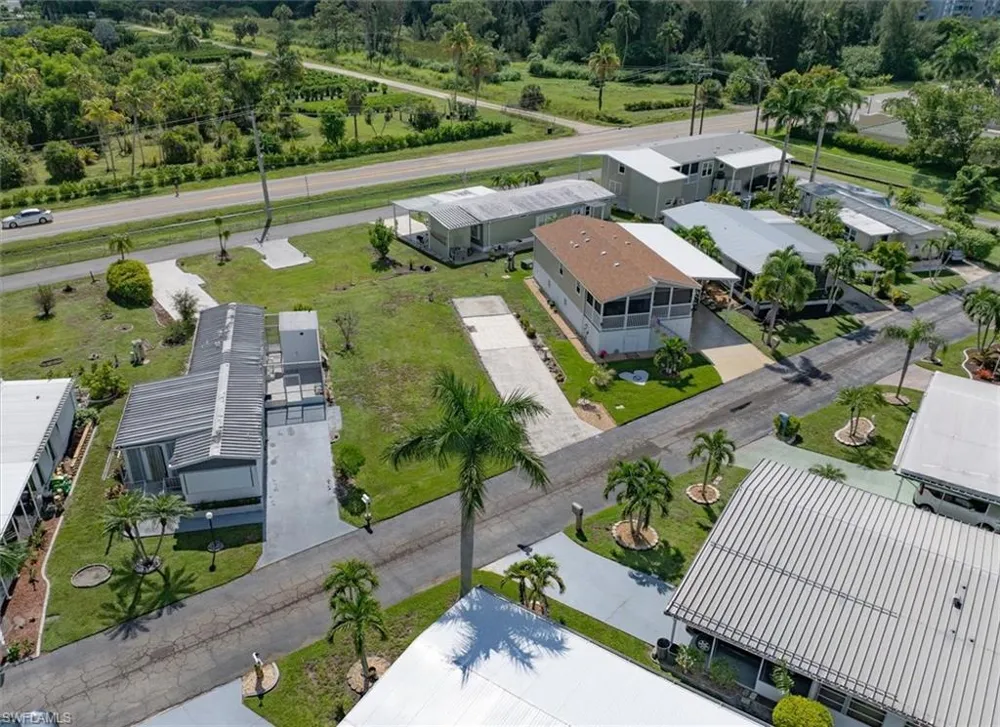 241 Daisy Avenue Fort Myers, FL 33908