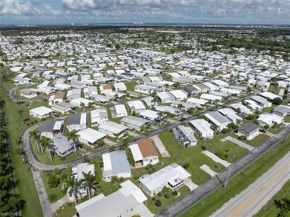 241 Daisy Avenue Fort Myers, FL 33908