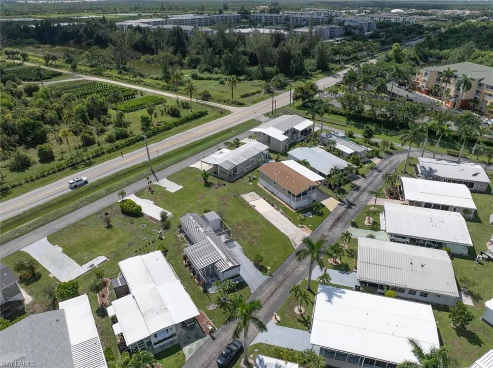 241 Daisy Avenue Fort Myers, FL 33908