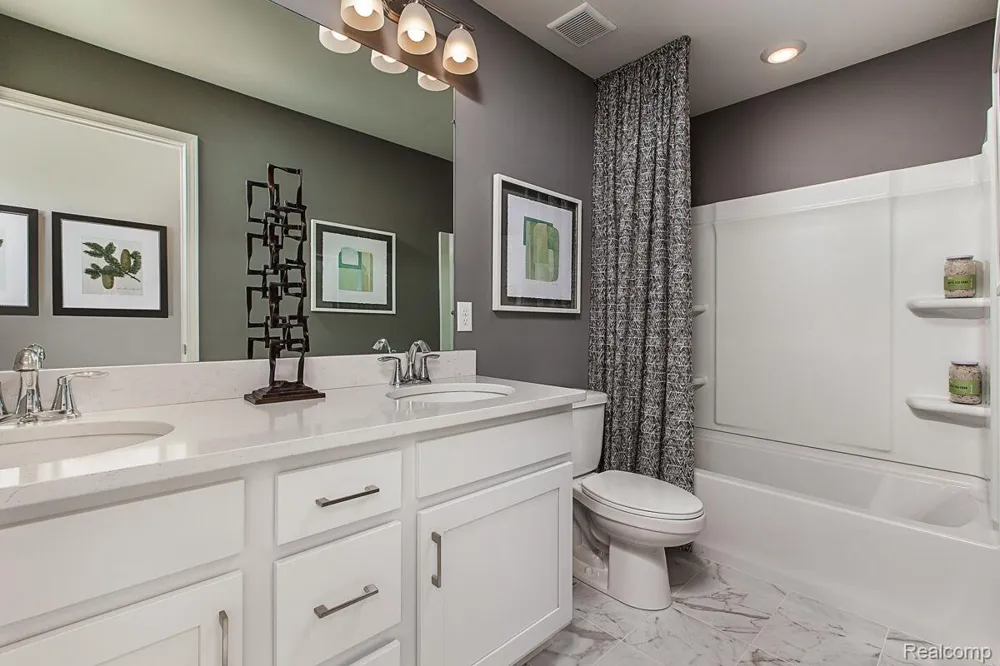 2768 Silo Drive Saline Township, MI 48176