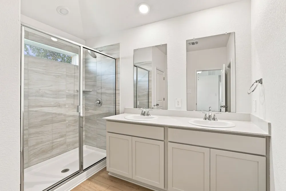 180 Coopers Hawk Crest Cedar Creek, TX 78612