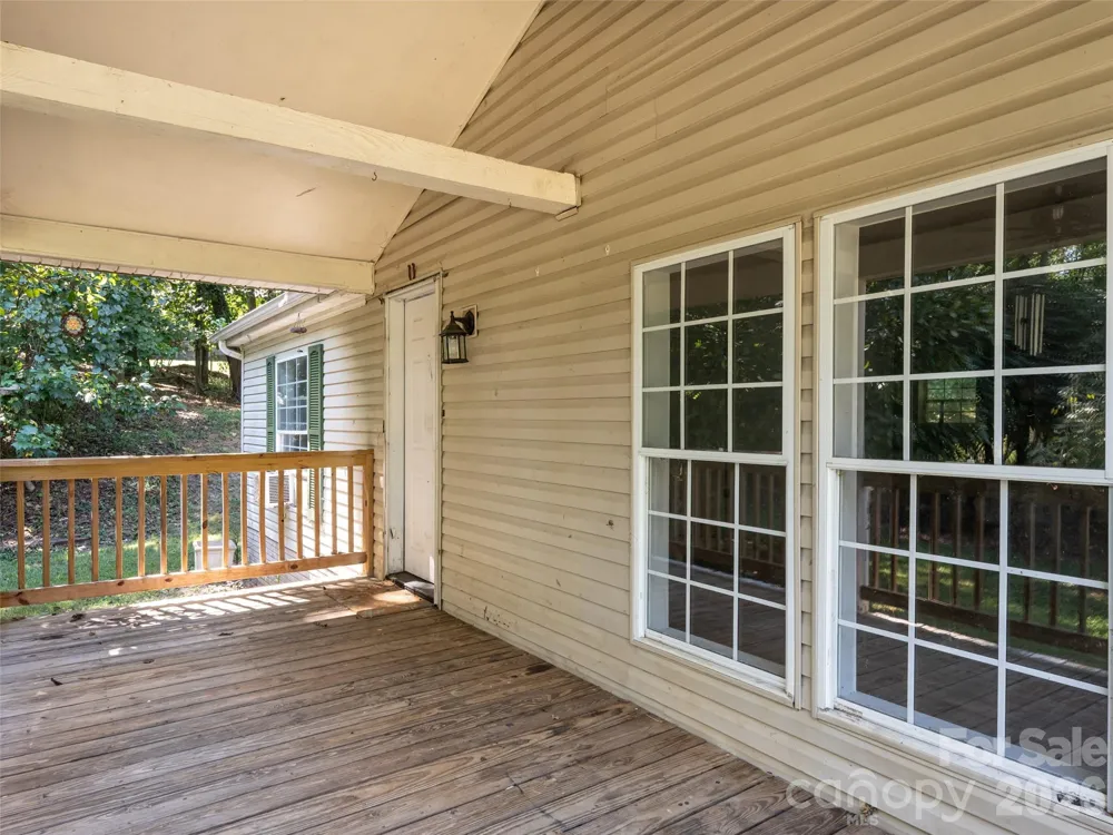 26 Audrey Lane Asheville, NC 28806