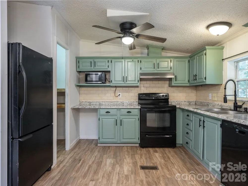 26 Audrey Lane Asheville, NC 28806