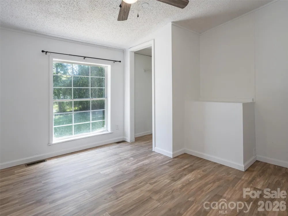 26 Audrey Lane Asheville, NC 28806