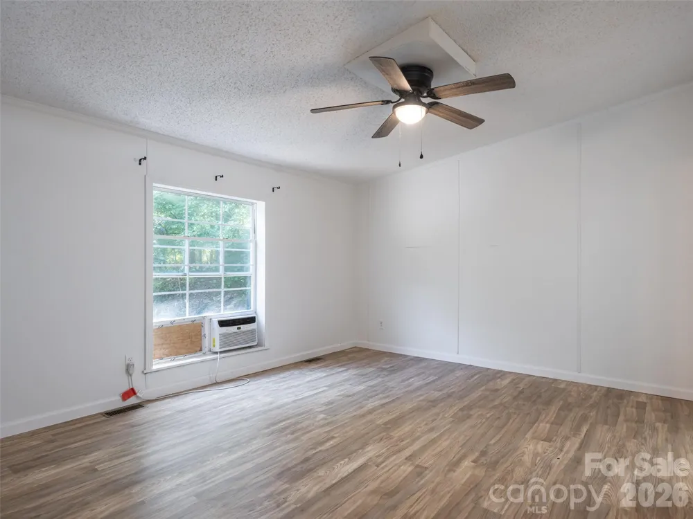 26 Audrey Lane Asheville, NC 28806