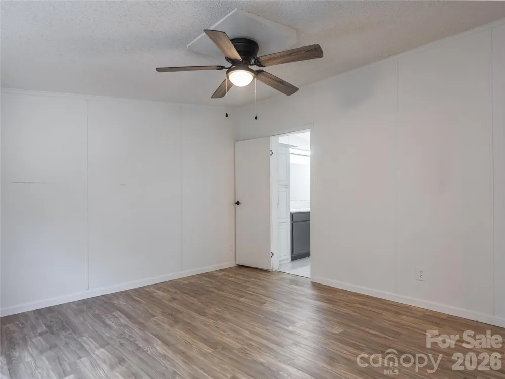 26 Audrey Lane Asheville, NC 28806