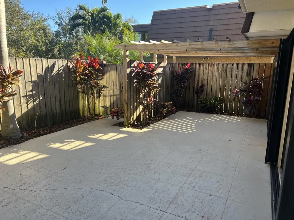 2004 20th Lane Palm Beach Gardens, FL 33418