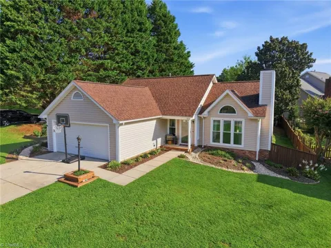 1 Ivy Ridge Court