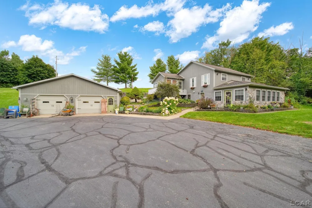 6443 W Beecher Road Dover Township, MI 49235