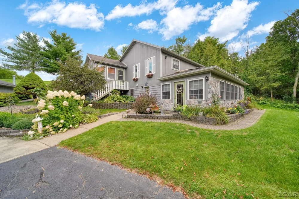 6443 W Beecher Road Dover Township, MI 49235