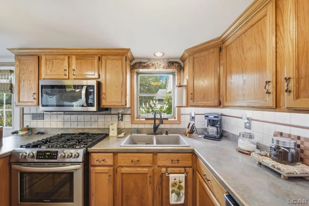 6443 W Beecher Road Dover Township, MI 49235