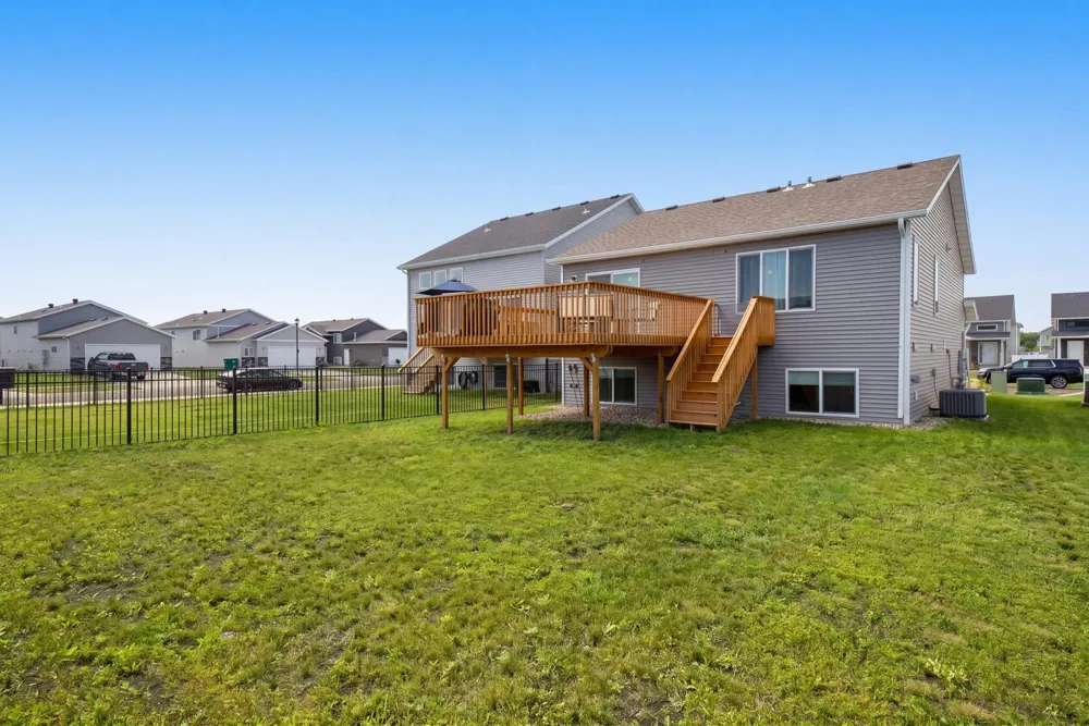 6892 Joseph Street Horace, ND 58047