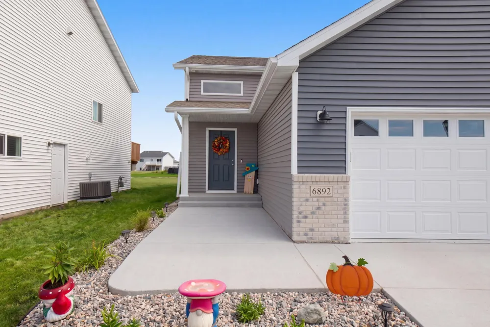 6892 Joseph Street Horace, ND 58047