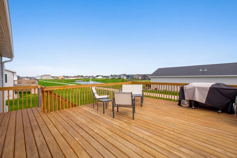6892 Joseph Street Horace, ND 58047