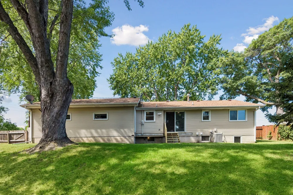 2708 Boone Avenue New Hope, MN 55427