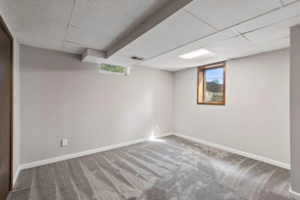 2708 Boone Avenue New Hope, MN 55427