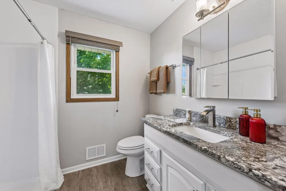 2708 Boone Avenue New Hope, MN 55427