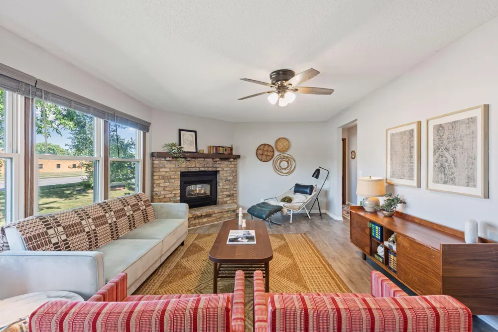 2708 Boone Avenue New Hope, MN 55427