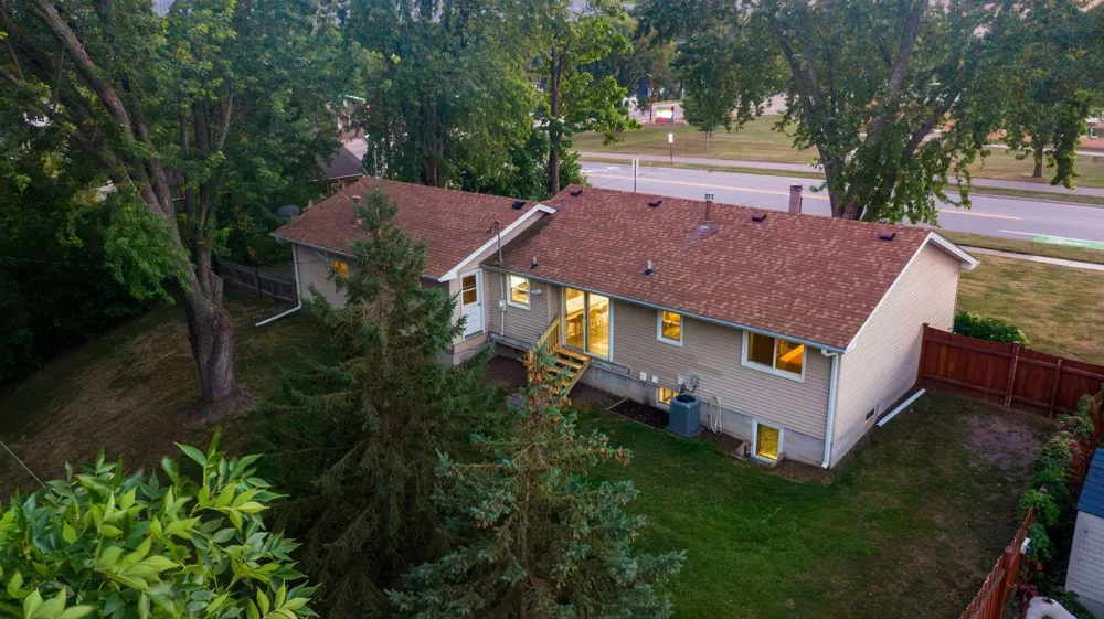 2708 Boone Avenue New Hope, MN 55427