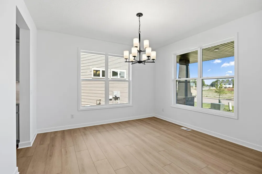 2714 Wood Duck Trail Shakopee, MN 55379