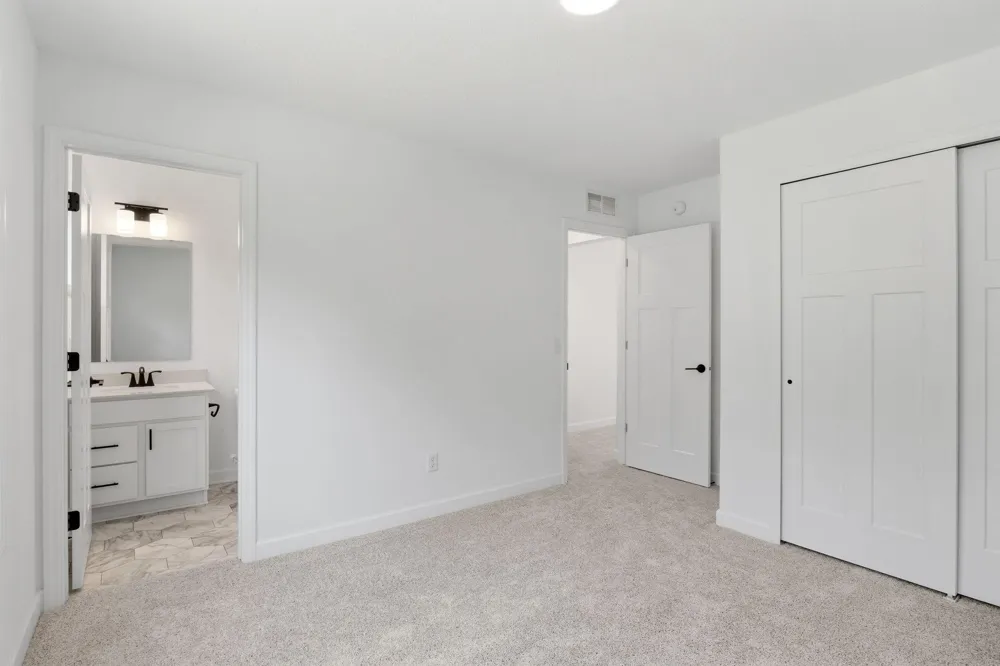 2714 Wood Duck Trail Shakopee, MN 55379