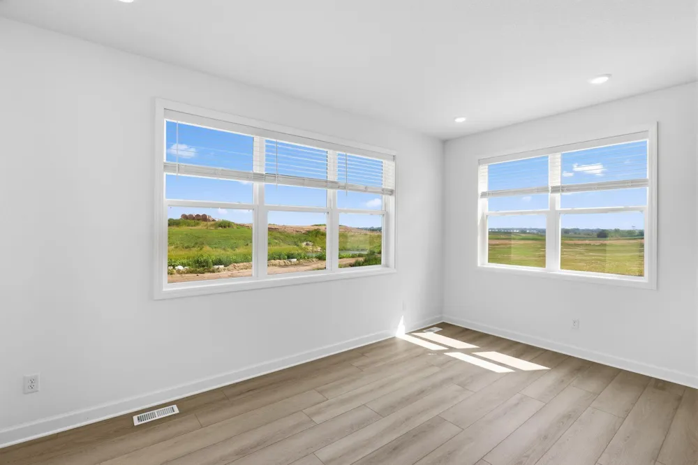 2714 Wood Duck Trail Shakopee, MN 55379