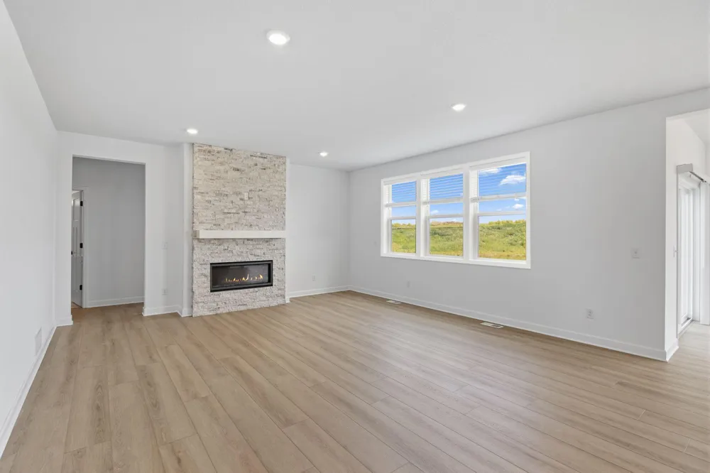 2714 Wood Duck Trail Shakopee, MN 55379
