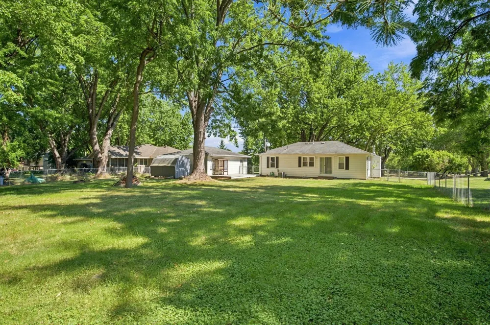 125 Hackberry Hill Orono, MN 55356