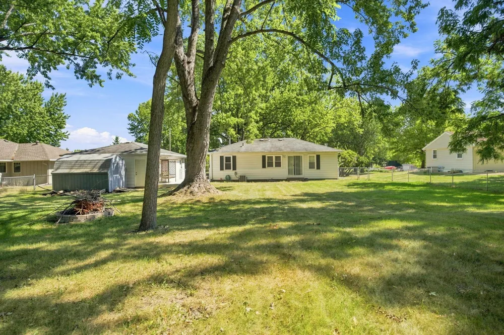 125 Hackberry Hill Orono, MN 55356