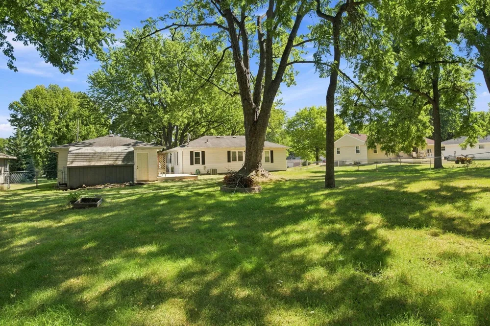 125 Hackberry Hill Orono, MN 55356