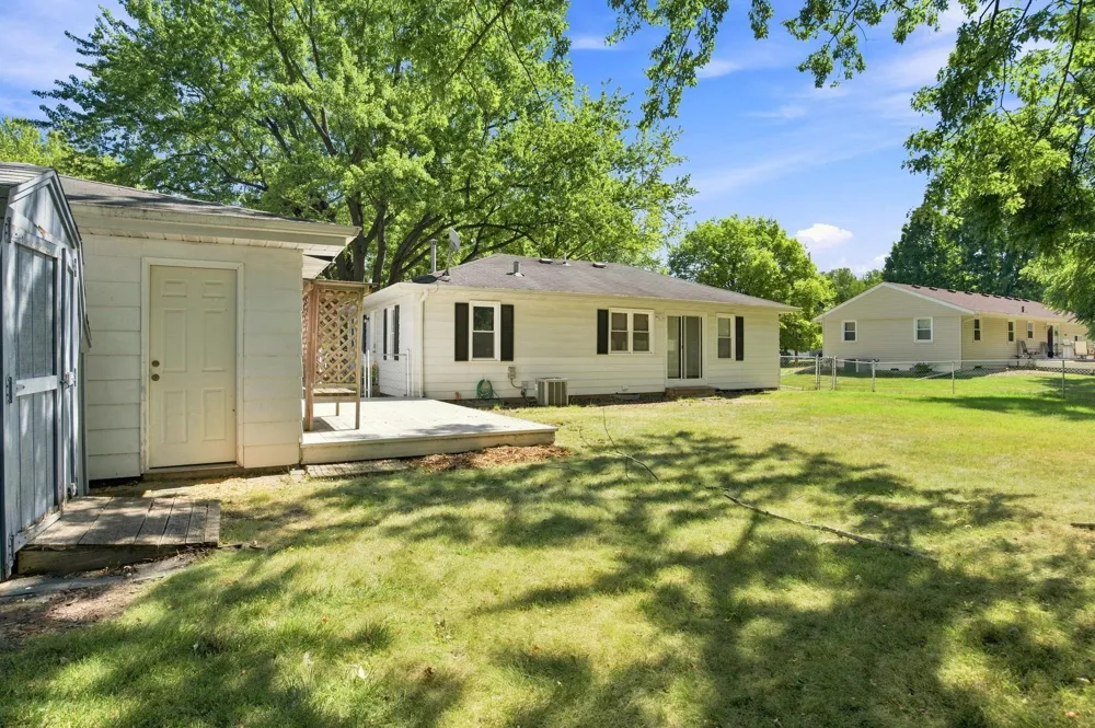 125 Hackberry Hill Orono, MN 55356
