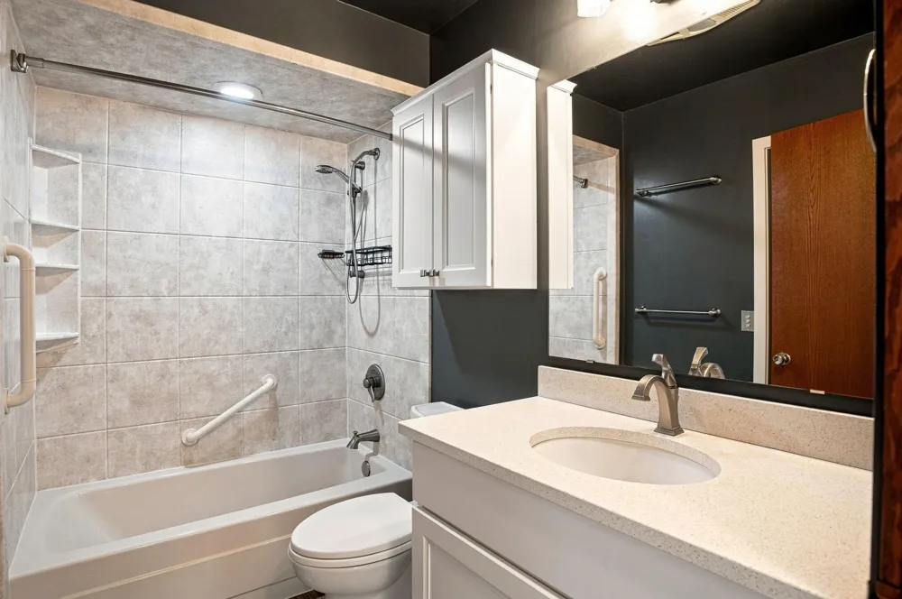 125 Hackberry Hill Orono, MN 55356